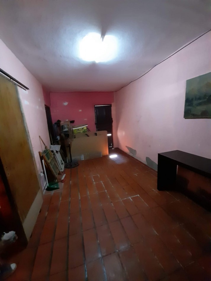 APTO CREDITO BANCOR EN B° VILLA ADELA: VENDO CASA DE 3 DORMITORIOS MEJOR ZONA, CON PATIO