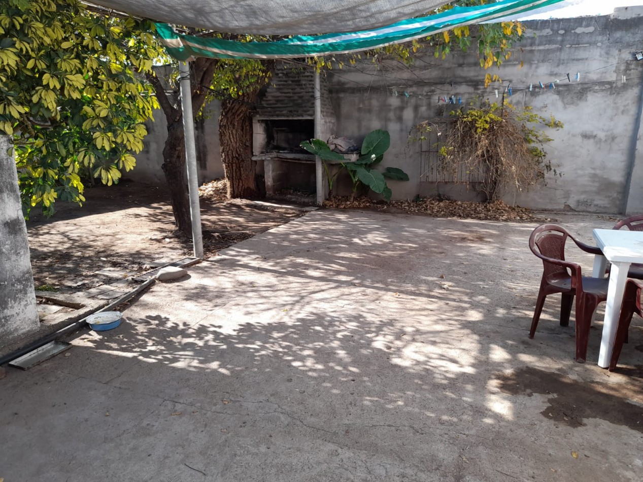 APTO CREDITO BANCOR EN B° VILLA ADELA: VENDO CASA DE 3 DORMITORIOS MEJOR ZONA, CON PATIO