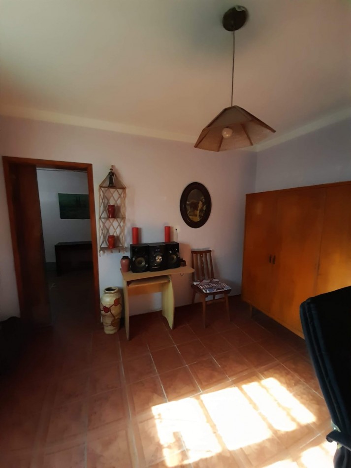 APTO CREDITO BANCOR EN B° VILLA ADELA: VENDO CASA DE 3 DORMITORIOS MEJOR ZONA, CON PATIO