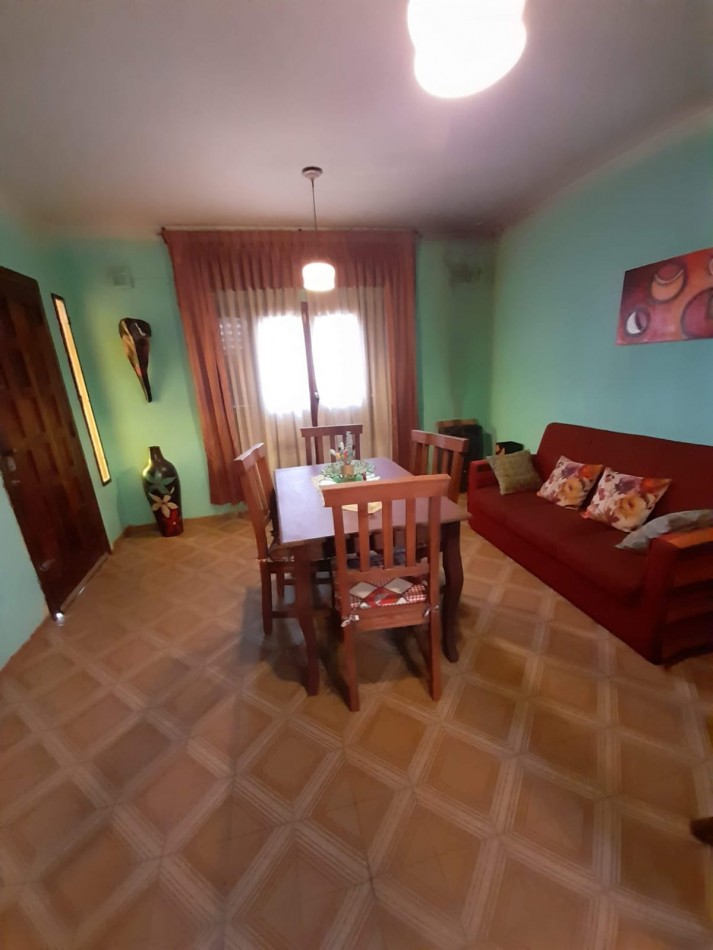 APTO CREDITO BANCOR EN B° VILLA ADELA: VENDO CASA DE 3 DORMITORIOS MEJOR ZONA, CON PATIO