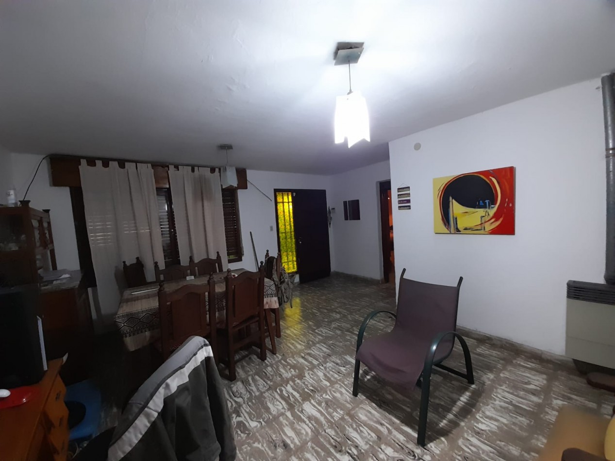 B° ROSEDAL: VENDO CASA DE 4 DORMITORIOS CON AMPLIO PATIO