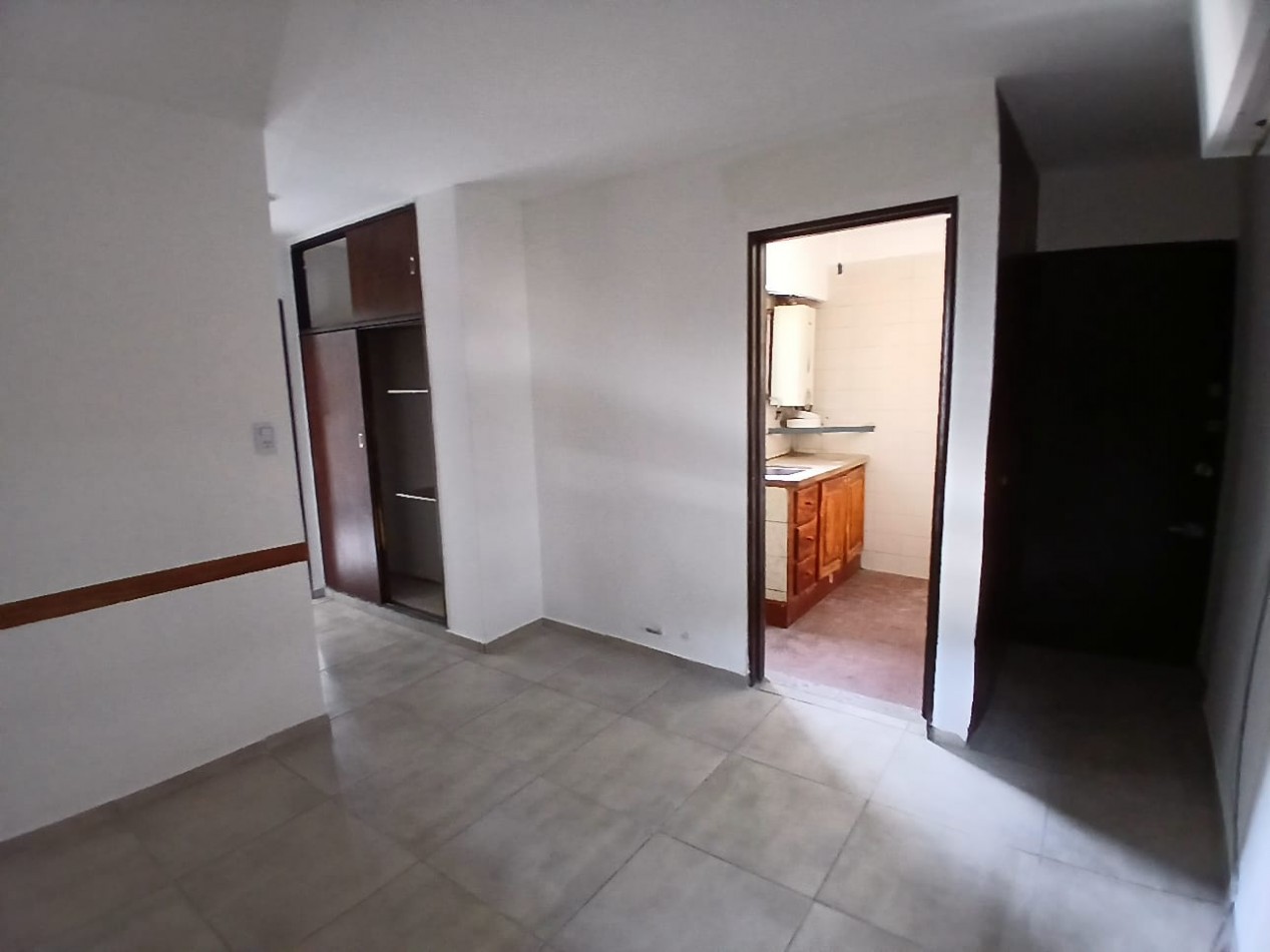 CENTRO: VENDO DEPTO DE 1 DORMITORIO (INTERNO), ENTRE CAÑADA Y FRAGUEIRO (FRENTE SUPER BUENOS DIAS).