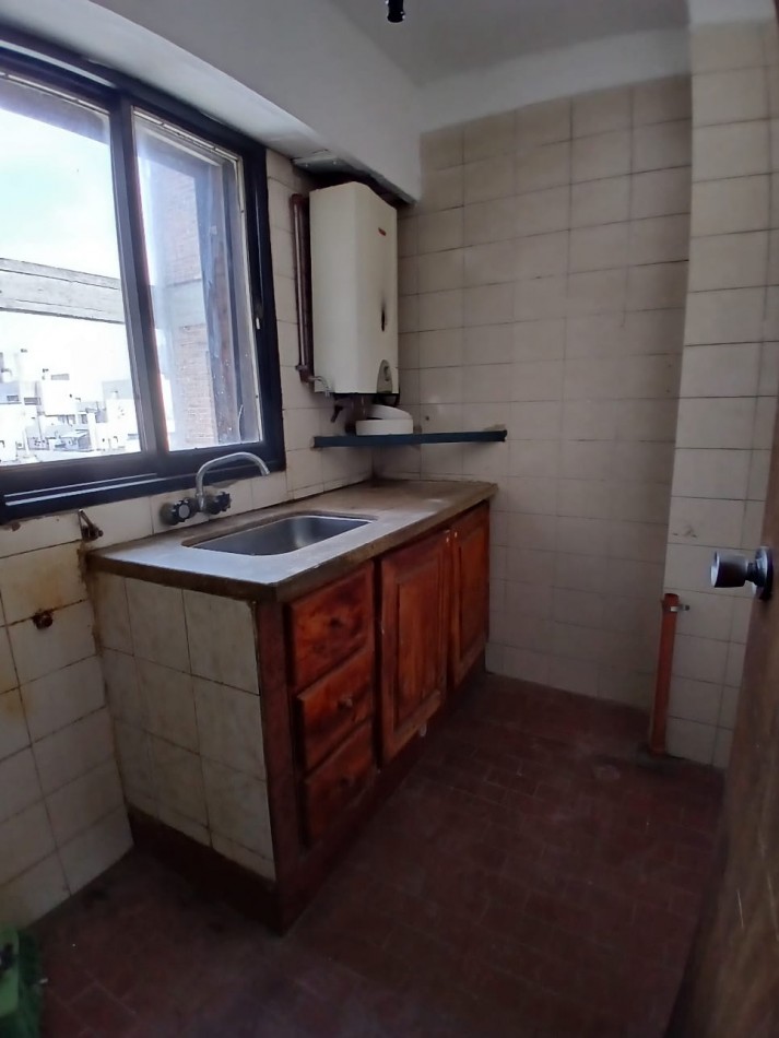 CENTRO: VENDO DEPTO DE 1 DORMITORIO (INTERNO), ENTRE CAÑADA Y FRAGUEIRO (FRENTE SUPER BUENOS DIAS).