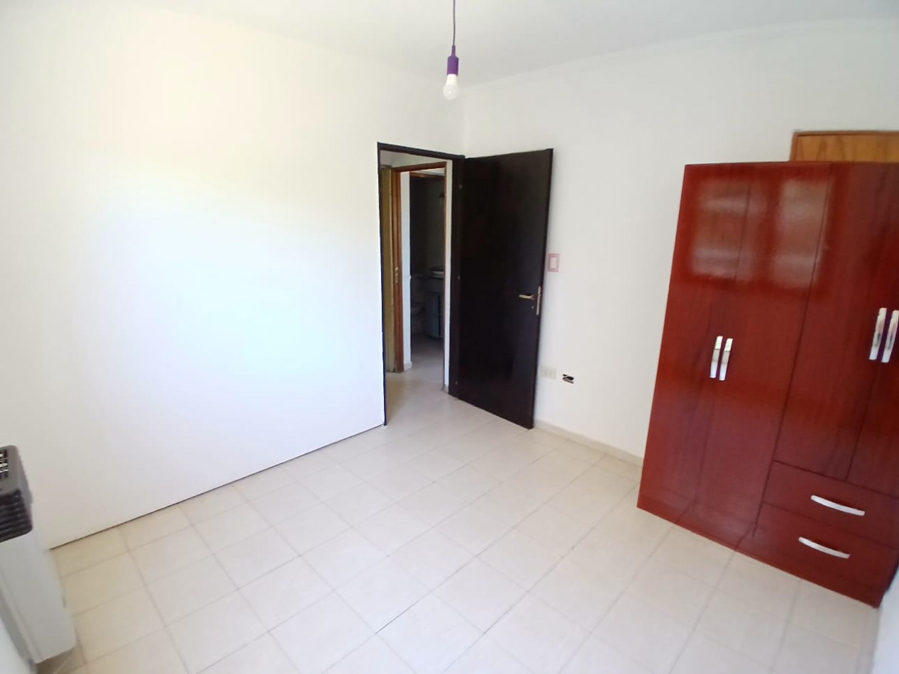 VENDO HERMOSA CASA DE 3 DORMITORIOS EN BARRIO PRIVADO SOLES DEL OESTE 