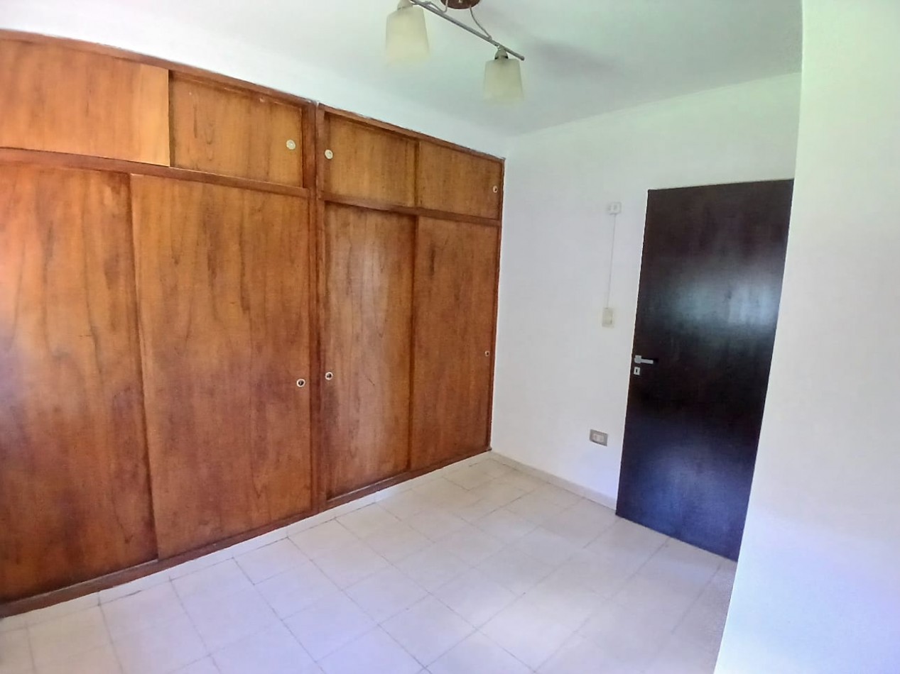 VENDO HERMOSA CASA DE 3 DORMITORIOS EN BARRIO PRIVADO SOLES DEL OESTE 