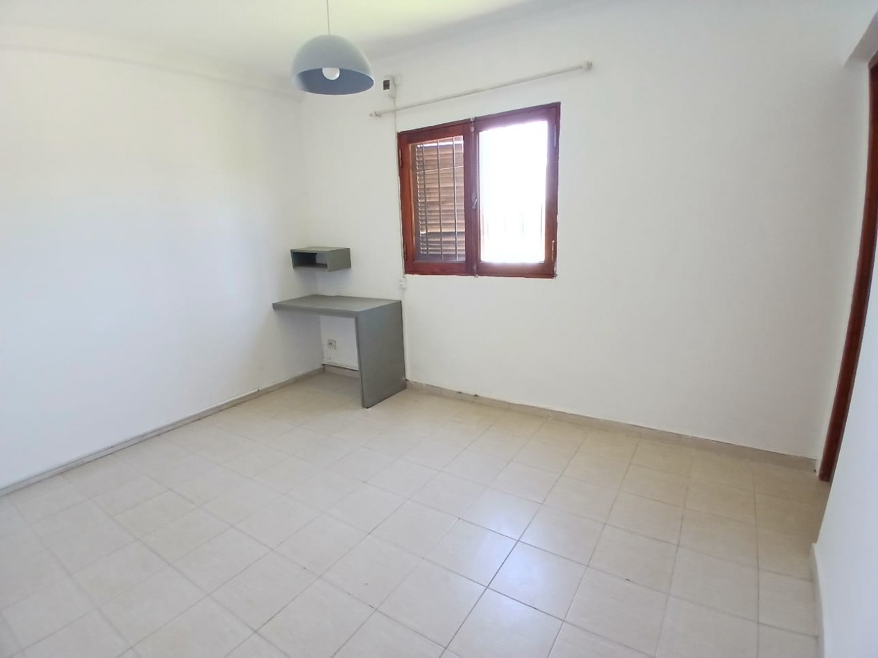 VENDO HERMOSA CASA DE 3 DORMITORIOS EN BARRIO PRIVADO SOLES DEL OESTE 