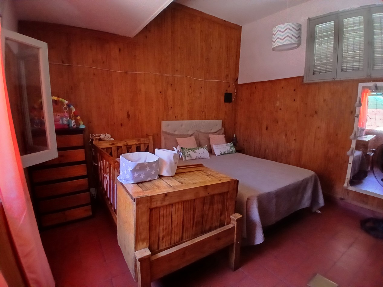 B° SARMIENTO: VENDO HERMOSA CASA ESQUINA DE 3 DORMITORIOS (MUY AMPLIA)