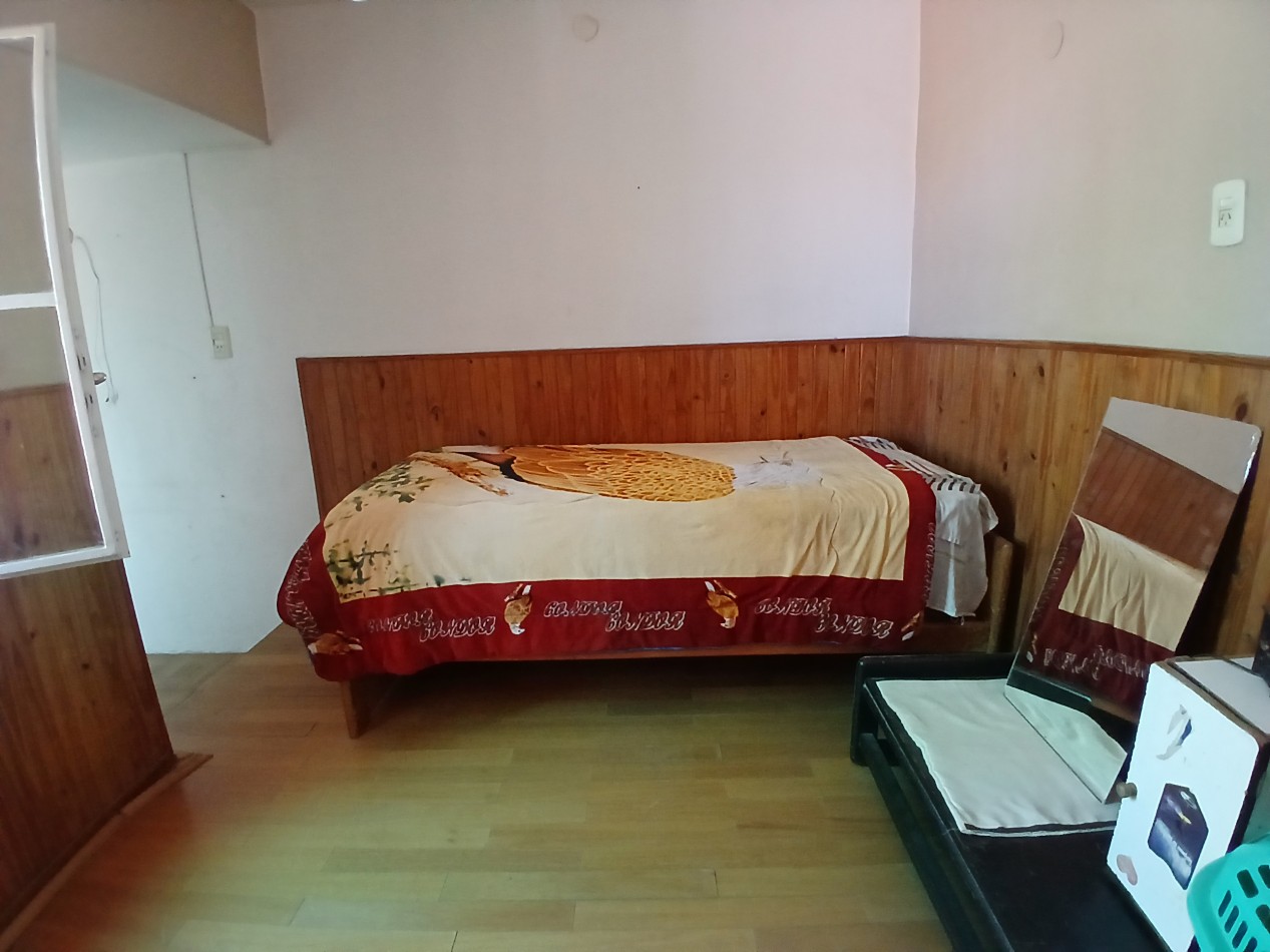 B° SARMIENTO: VENDO HERMOSA CASA ESQUINA DE 3 DORMITORIOS (MUY AMPLIA)