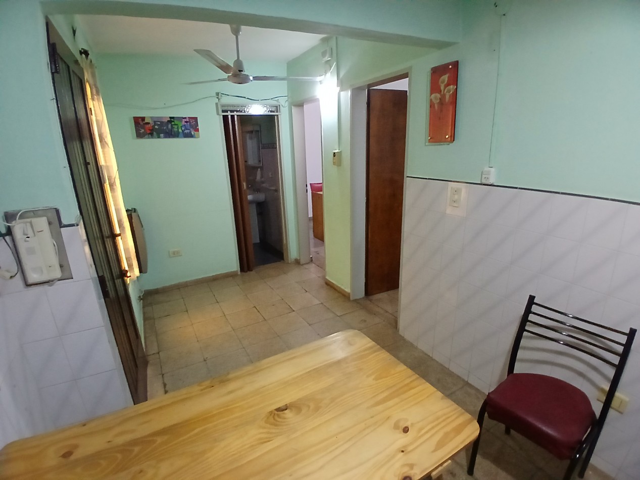 VILLA ADELA: VENDO IMPORTANTE CASA CON 2 DEPARTAMENTOS INTERNOS, IDEAL GERIATRICO O CONSULTORIOS MEDICOS