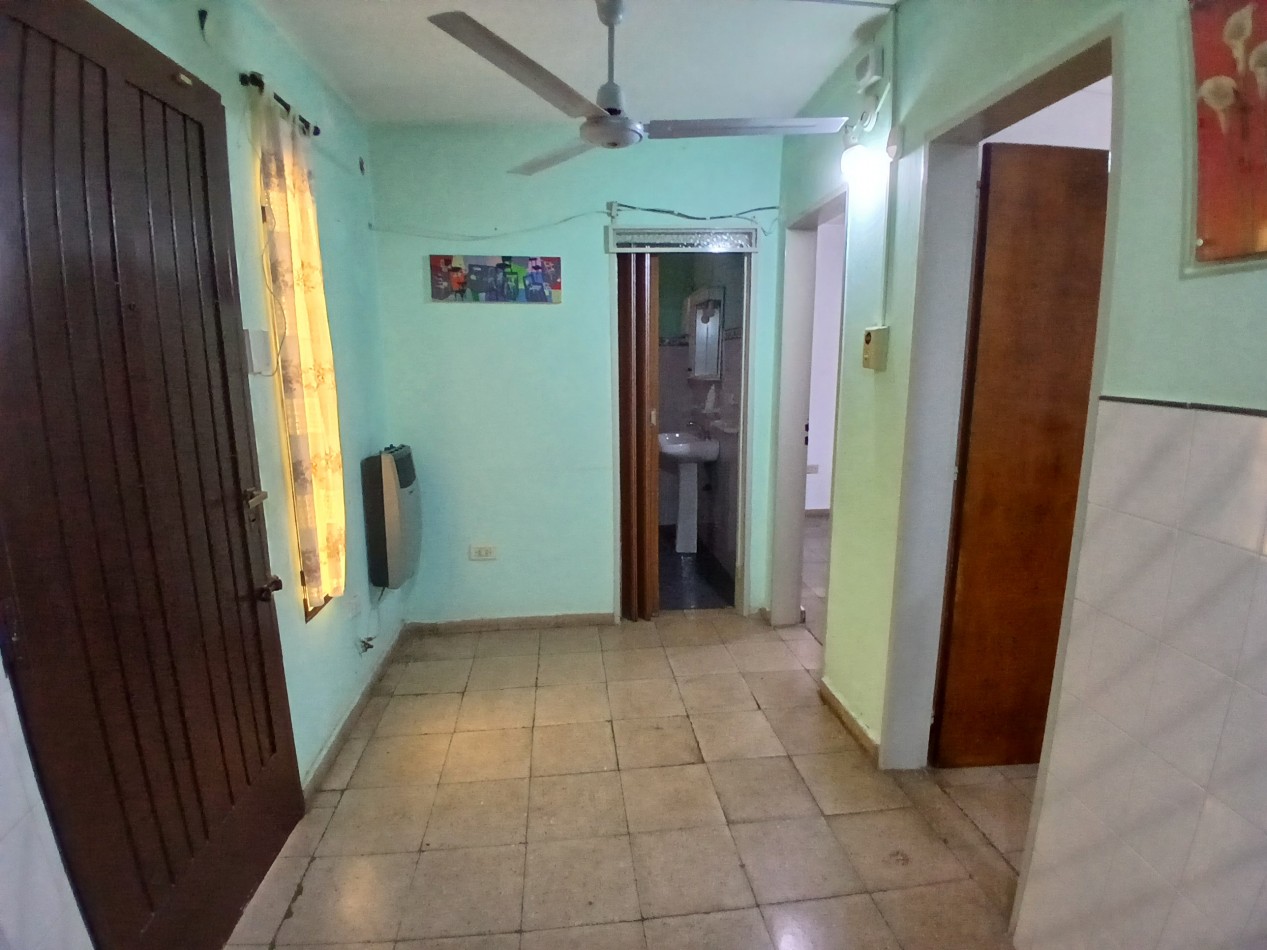 VILLA ADELA: VENDO IMPORTANTE CASA CON 2 DEPARTAMENTOS INTERNOS, IDEAL GERIATRICO O CONSULTORIOS MEDICOS