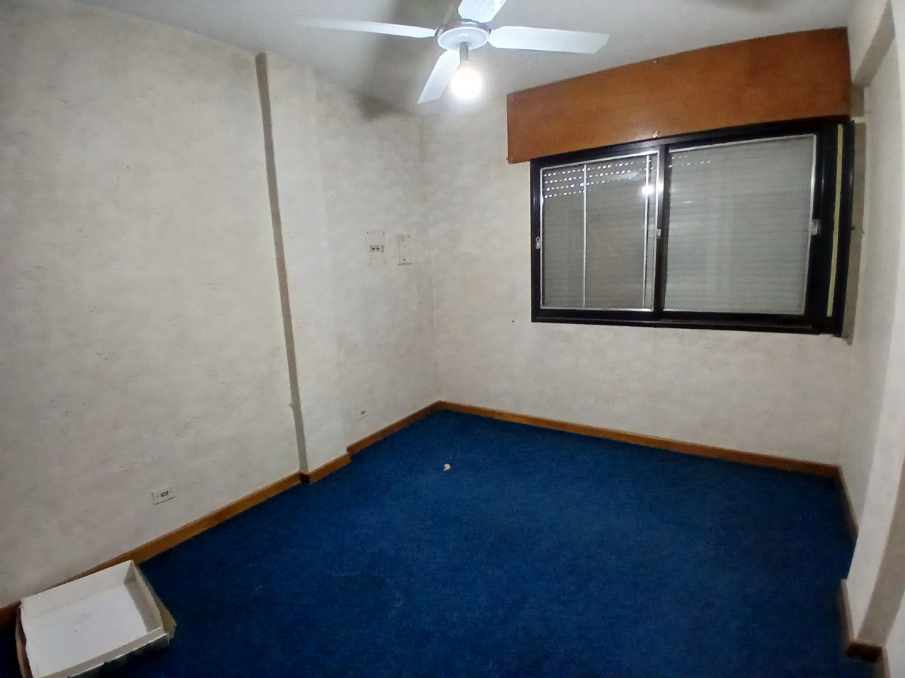 IDEAL INVERSOR: VENDO IMPONENTE CASA DE 4 DORMITORIOS+ DEPTO DE 1 DORMITORIO+ GALPON  A METROS DE CIRCUNVALACION Y AVDA. FUERZA AEREA