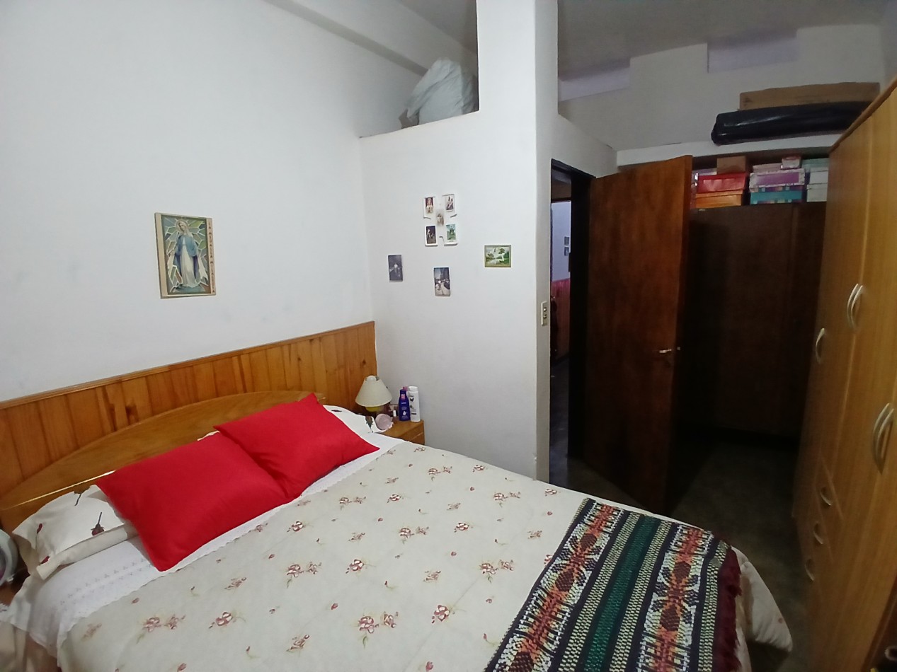 IDEAL INVERSOR: VENDO IMPONENTE CASA DE 4 DORMITORIOS+ DEPTO DE 1 DORMITORIO+ GALPON  A METROS DE CIRCUNVALACION Y AVDA. FUERZA AEREA