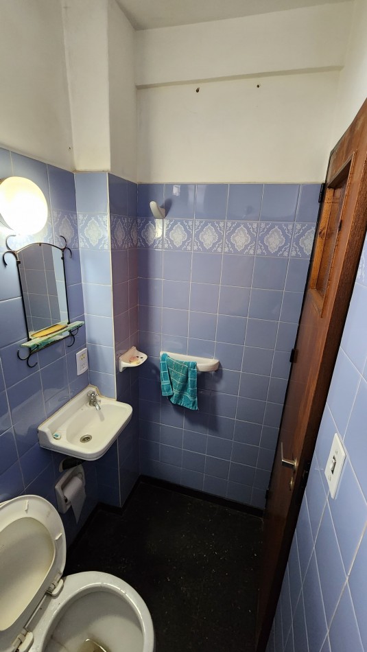 IDEAL INVERSOR: VENDO IMPONENTE CASA DE 4 DORMITORIOS+ DEPTO DE 1 DORMITORIO+ GALPON  A METROS DE CIRCUNVALACION Y AVDA. FUERZA AEREA