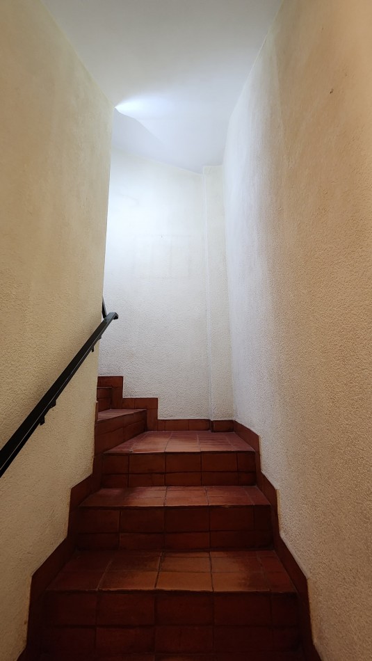 IDEAL INVERSOR: VENDO IMPONENTE CASA DE 4 DORMITORIOS+ DEPTO DE 1 DORMITORIO+ GALPON  A METROS DE CIRCUNVALACION Y AVDA. FUERZA AEREA