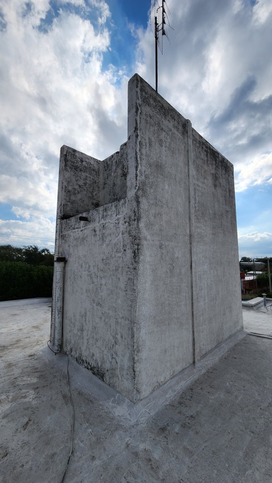 IDEAL INVERSOR: VENDO IMPONENTE CASA DE 4 DORMITORIOS+ DEPTO DE 1 DORMITORIO+ GALPON  A METROS DE CIRCUNVALACION Y AVDA. FUERZA AEREA