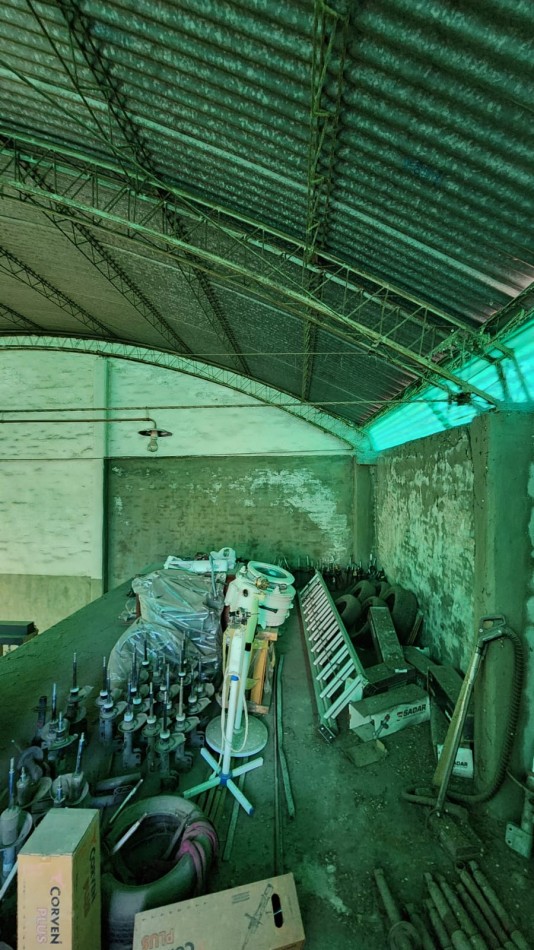 IDEAL INVERSOR: VENDO IMPONENTE CASA DE 4 DORMITORIOS+ DEPTO DE 1 DORMITORIO+ GALPON  A METROS DE CIRCUNVALACION Y AVDA. FUERZA AEREA