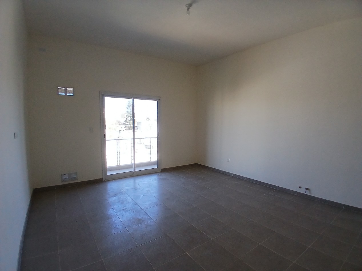 B° ALTO ALBERDI: ALQUILO AMPLIO DEPARTAMENTO DE 1 DORMITORIO "A ESTRENAR"