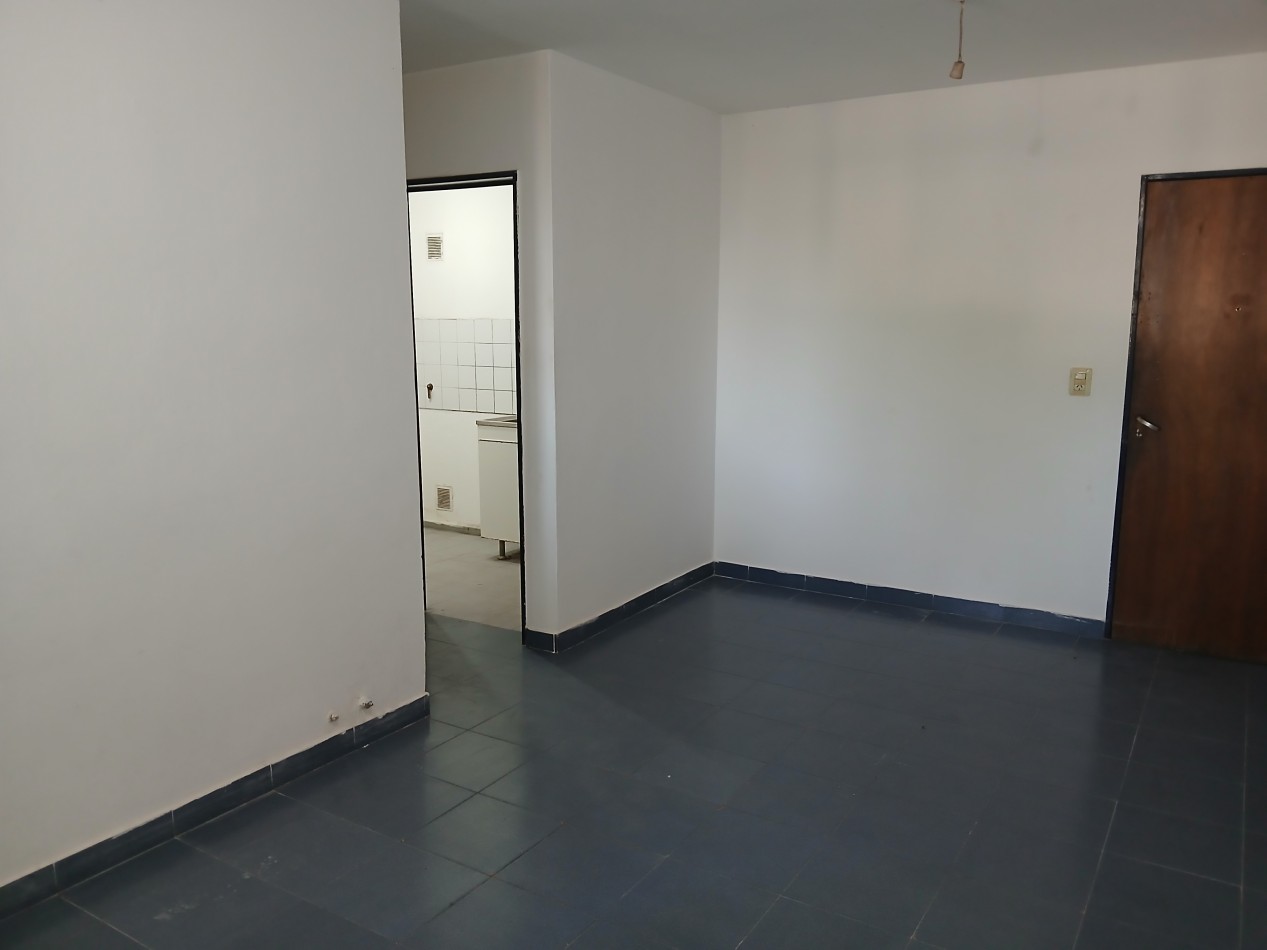 B° VILLA ADELA: ALQUILO DEPTO SENCILLO DE 3 DORMITORIOS DETRAS DEL CPC RUTA 20