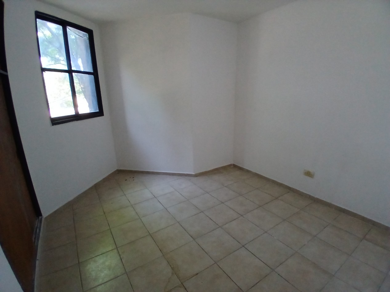 B° VILLA ADELA: ALQUILO DEPTO SENCILLO DE 3 DORMITORIOS DETRAS DEL CPC RUTA 20