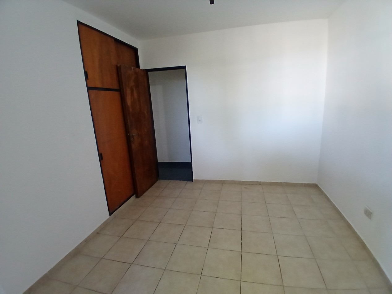 B° VILLA ADELA: ALQUILO DEPTO SENCILLO DE 3 DORMITORIOS DETRAS DEL CPC RUTA 20