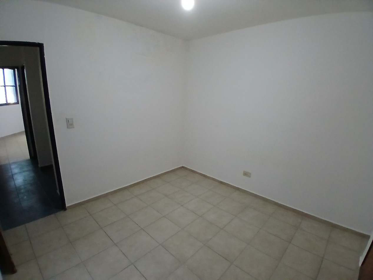 B° VILLA ADELA: ALQUILO DEPTO SENCILLO DE 3 DORMITORIOS DETRAS DEL CPC RUTA 20