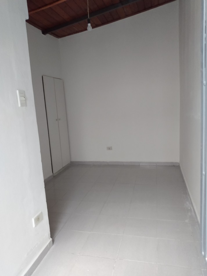 B° ROSEDAL: ALQUILO DEPTO DE 2 DORMITORIOS EN COMPLEJO CERRADO