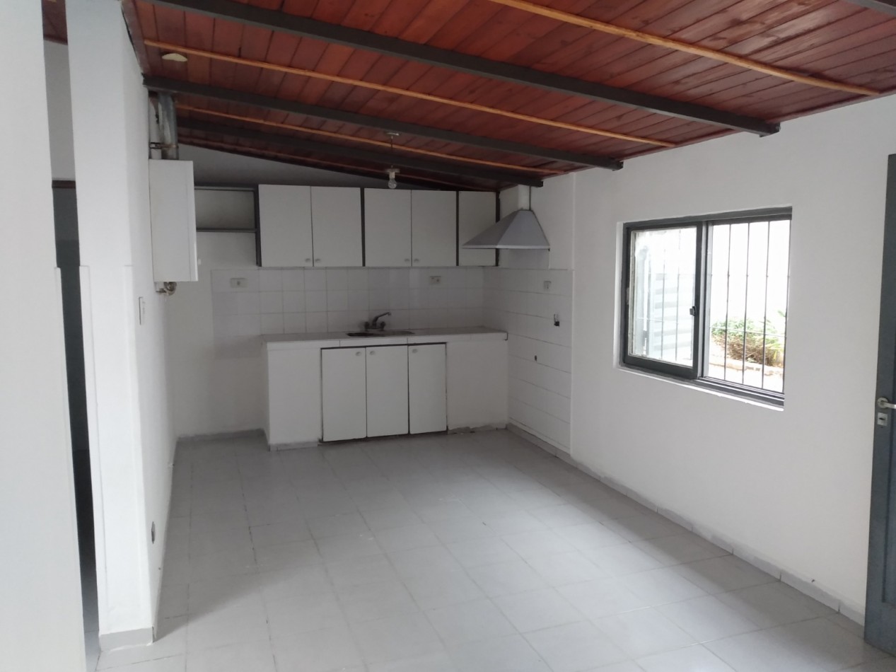 B° ROSEDAL: ALQUILO DEPTO DE 2 DORMITORIOS EN COMPLEJO CERRADO