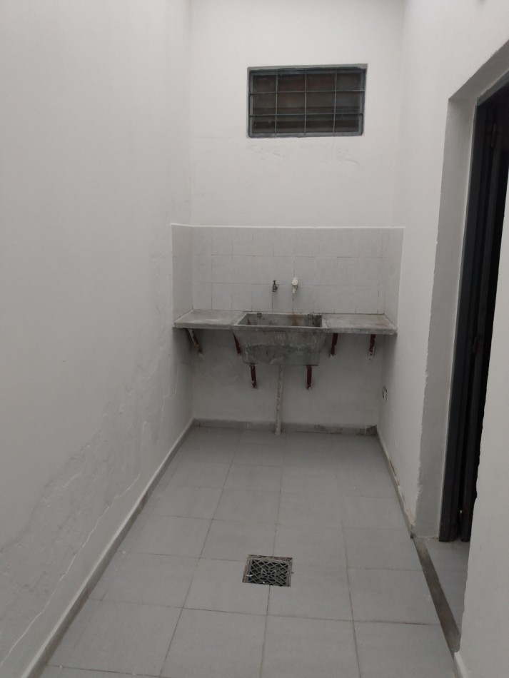 B° ROSEDAL: ALQUILO DEPTO DE 2 DORMITORIOS EN COMPLEJO CERRADO