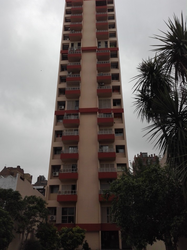 CENTRO: ALQUILO AMPLIO DEPTO DE 1 DORMITORIO A METROS DE CAÑADA