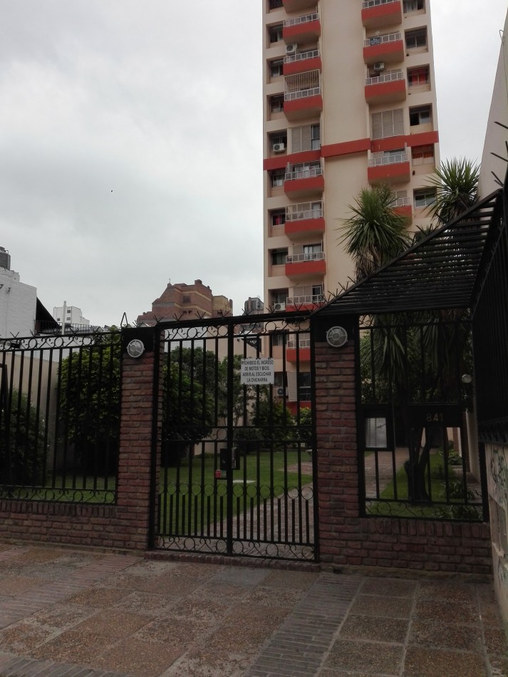 CENTRO: ALQUILO AMPLIO DEPTO DE 1 DORMITORIO A METROS DE CAÑADA