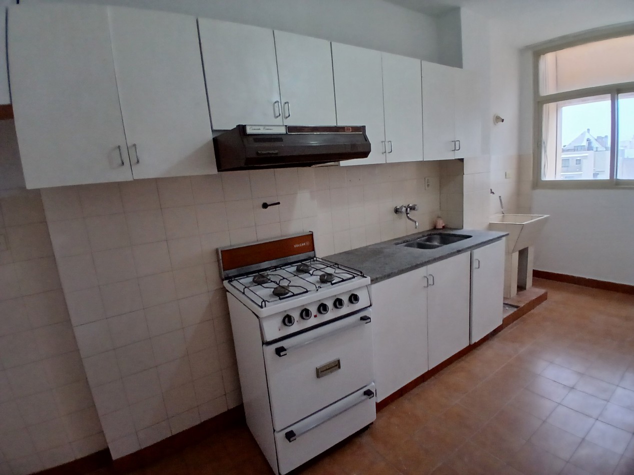 CENTRO: ALQUILO AMPLIO DEPTO DE 1 DORMITORIO A METROS DE CAÑADA