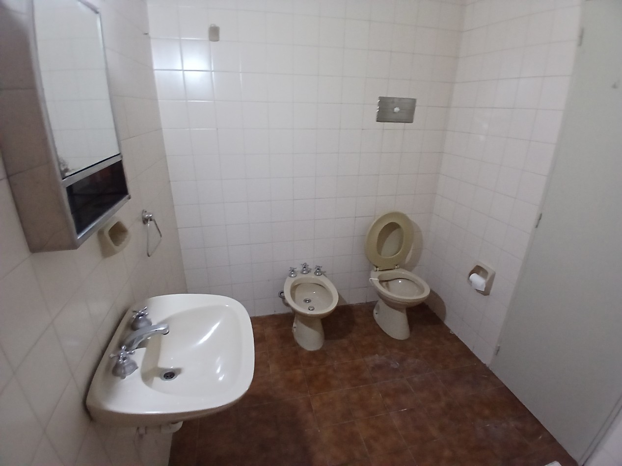 CENTRO: ALQUILO AMPLIO DEPTO DE 1 DORMITORIO A METROS DE CAÑADA