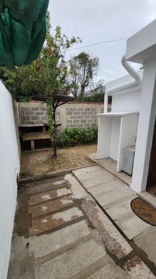 B° VILLA ADELA: ALQUILO HERMOSO DEPTO DE 1 DORMITORIO CON PATIO