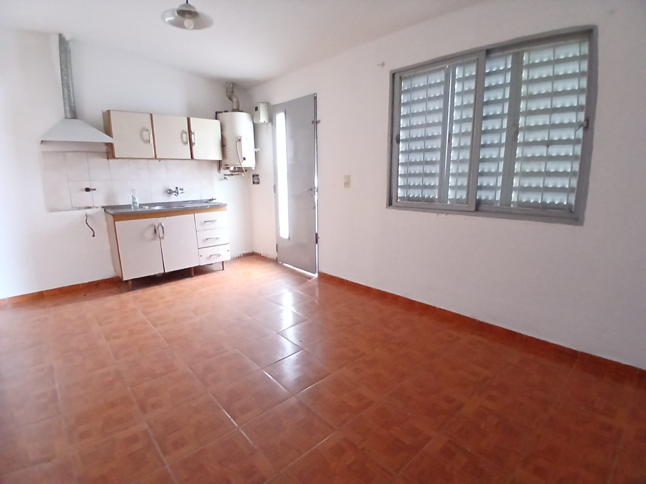 B° AMEGHINO SUR: ALQUILO DEPTO INTERNO DE 1 DORMITORIO 