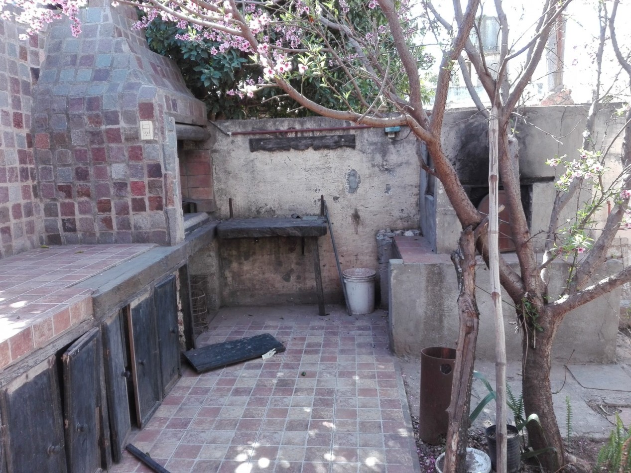 B° ESTACION FLORES: ALQUILO HERMOSA CASA INTERNA DE DOS DORMITORIOS CON PATIO