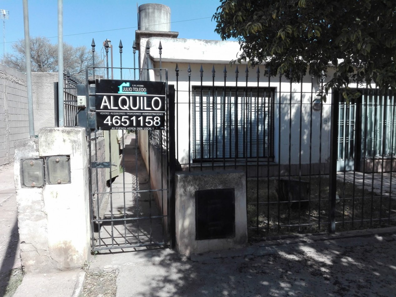 B° ESTACION FLORES: ALQUILO HERMOSA CASA INTERNA DE DOS DORMITORIOS CON PATIO