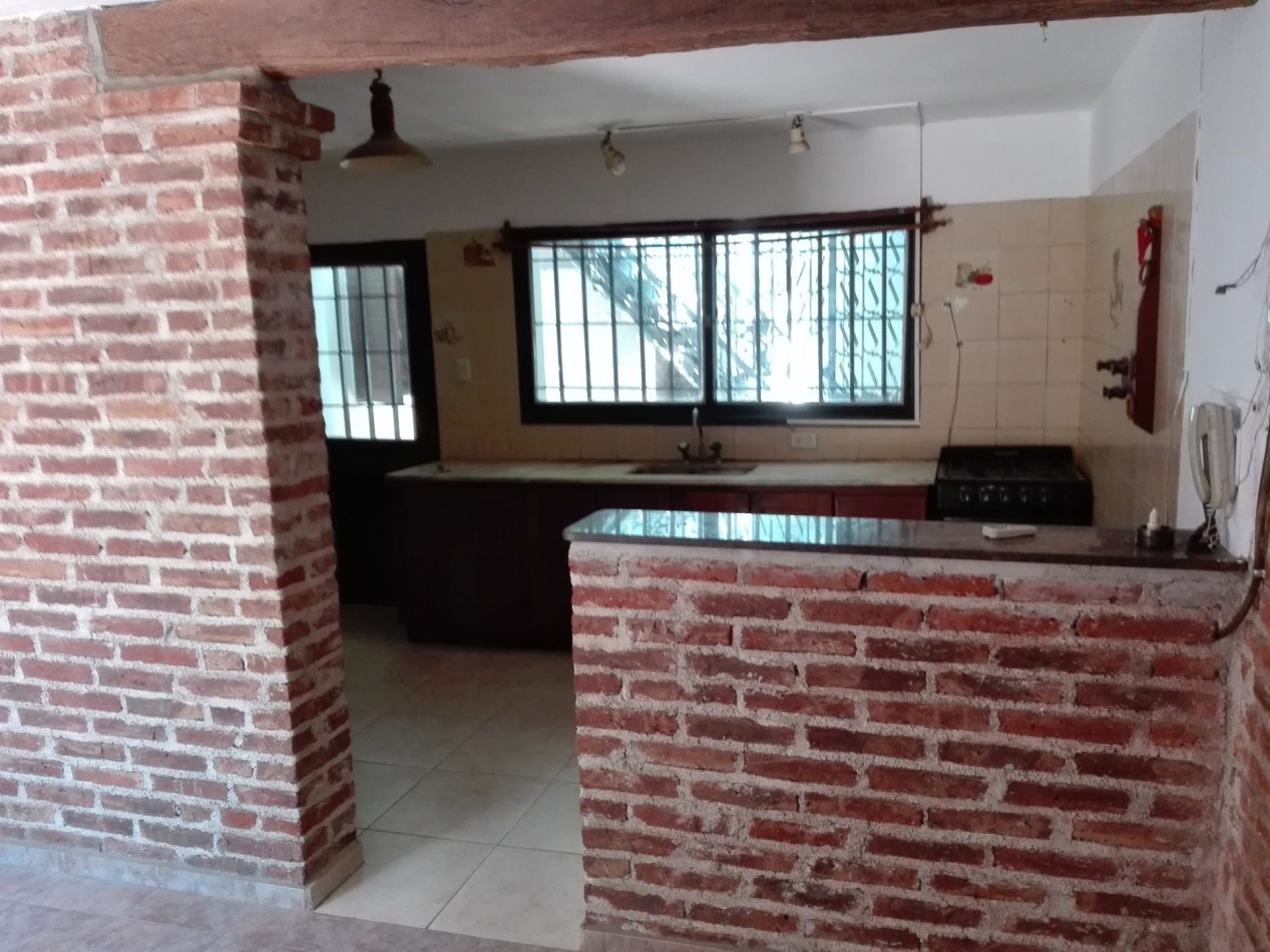 B° ESTACION FLORES: ALQUILO HERMOSA CASA INTERNA DE DOS DORMITORIOS CON PATIO