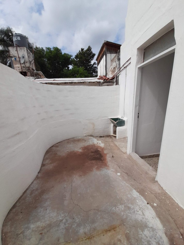 B° MATIENZO: ALQUILO DEPTO SENCILLO DE UN DORMITORIO (SIN GAS NATURAL)