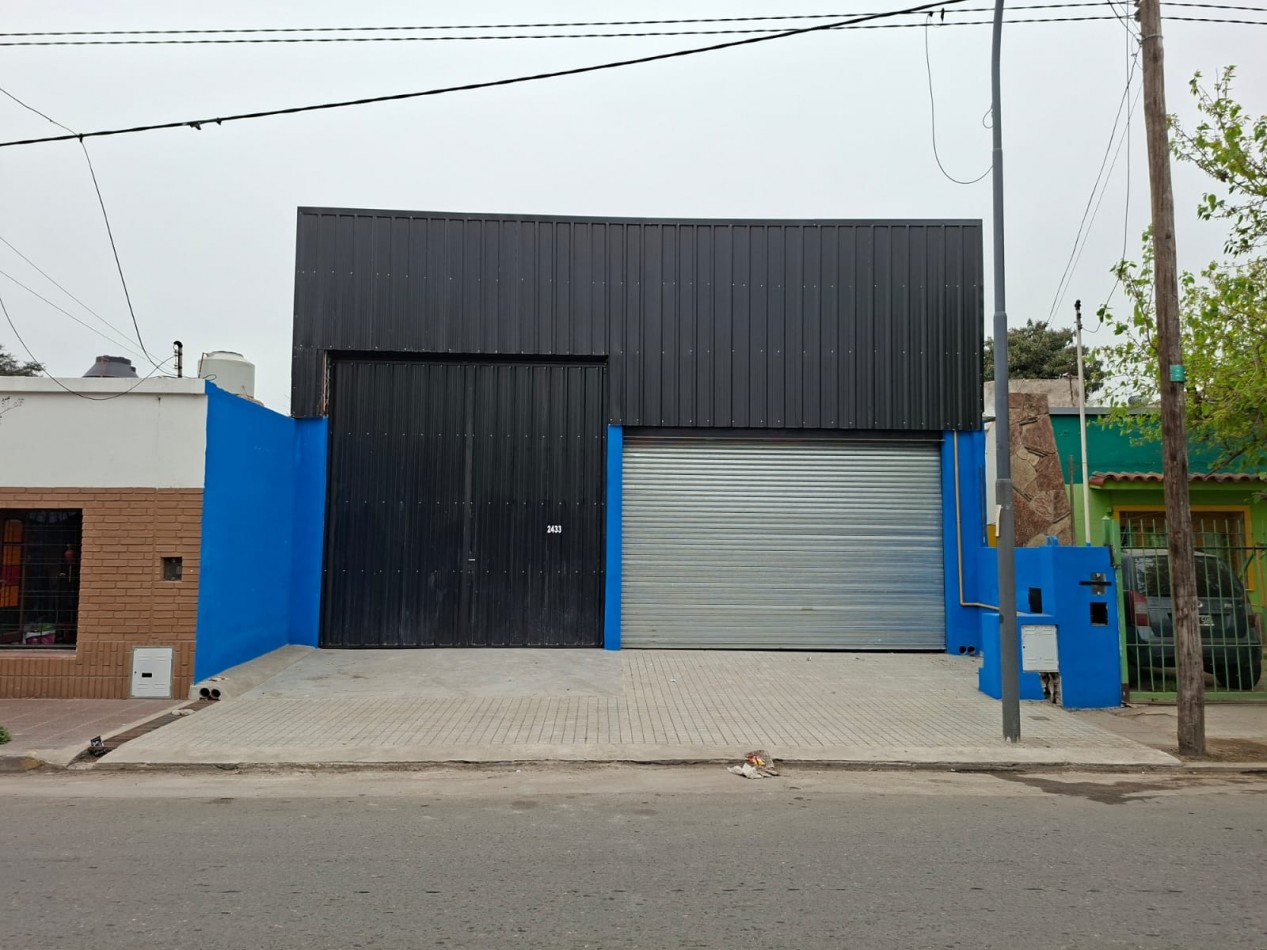 B° VILLA ADELA: ALQUILO IMPONENTE GALPON A ESTRENAR DE 420 M2 SOBRE PETTIROSSI