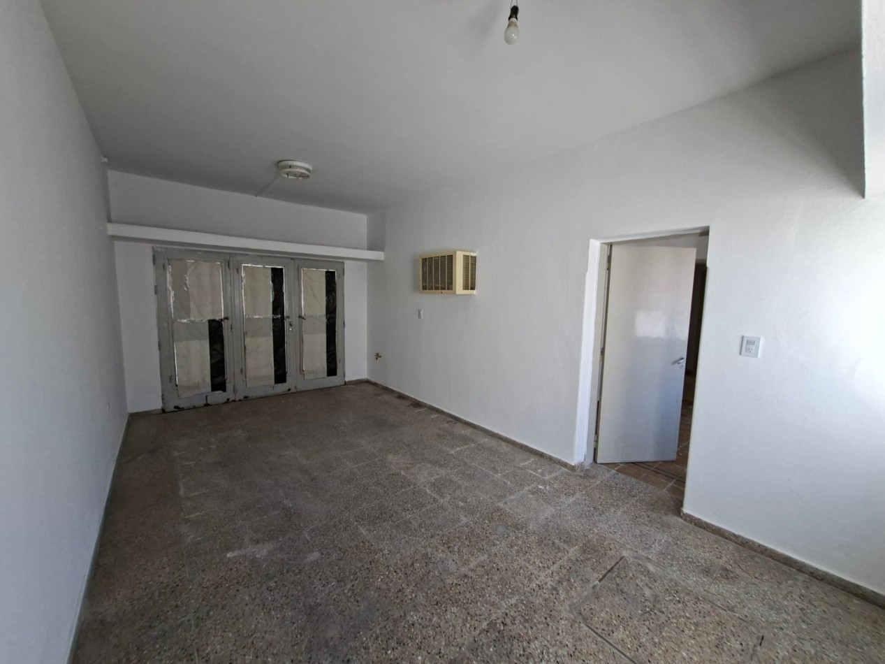 AVDA ALEM: ALQUILO CASA ESQUINA DE 3 DORMITORIOS (MEJOR ZONA)