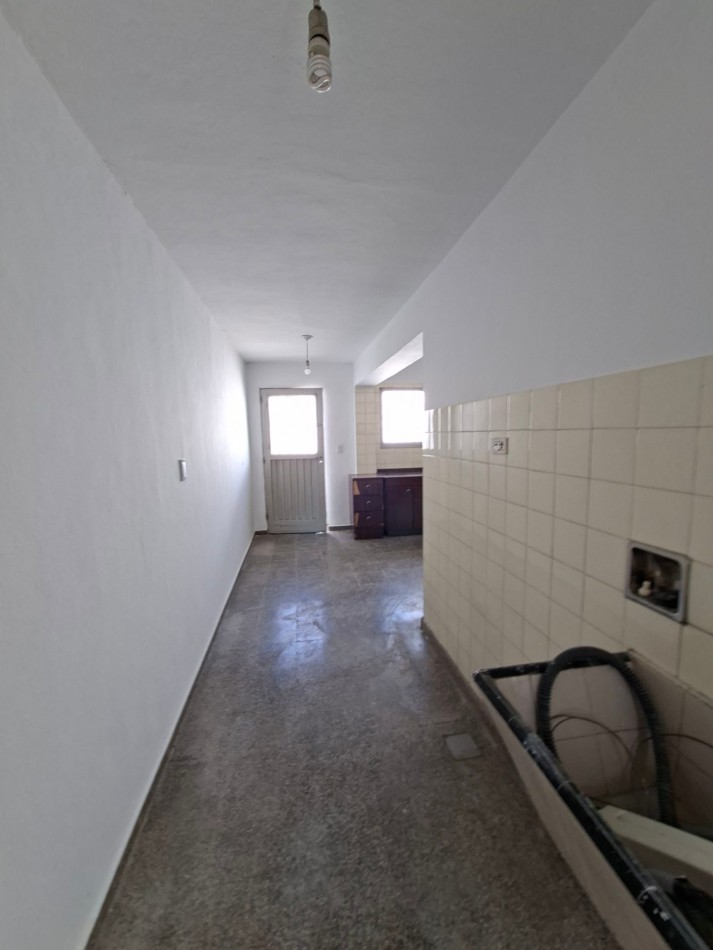 AVDA ALEM: ALQUILO CASA ESQUINA DE 3 DORMITORIOS (MEJOR ZONA)