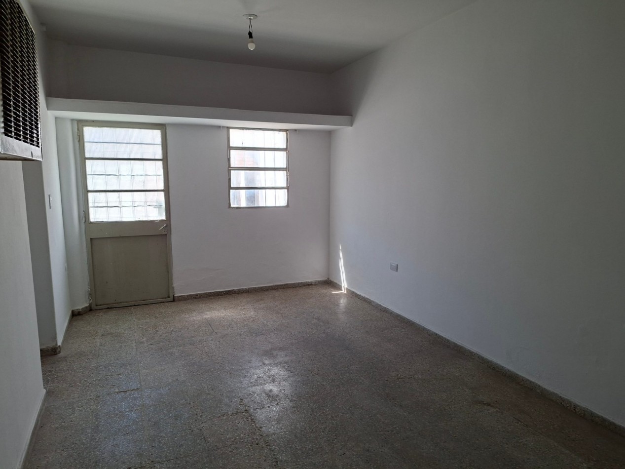 AVDA ALEM: ALQUILO CASA ESQUINA DE 3 DORMITORIOS (MEJOR ZONA)