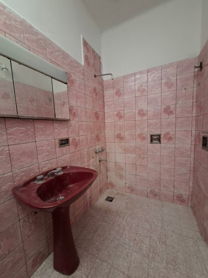 AVDA ALEM: ALQUILO CASA ESQUINA DE 3 DORMITORIOS (MEJOR ZONA)