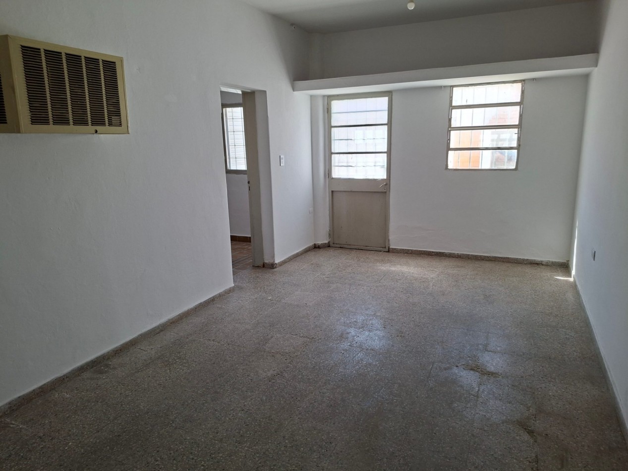 AVDA ALEM: ALQUILO CASA ESQUINA DE 3 DORMITORIOS (MEJOR ZONA)