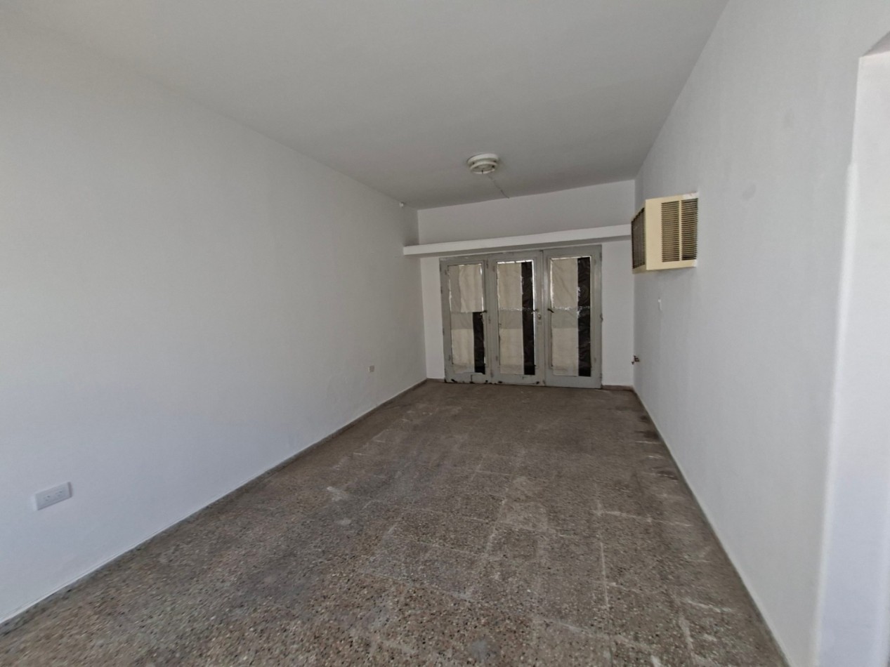 AVDA ALEM: ALQUILO CASA ESQUINA DE 3 DORMITORIOS (MEJOR ZONA)