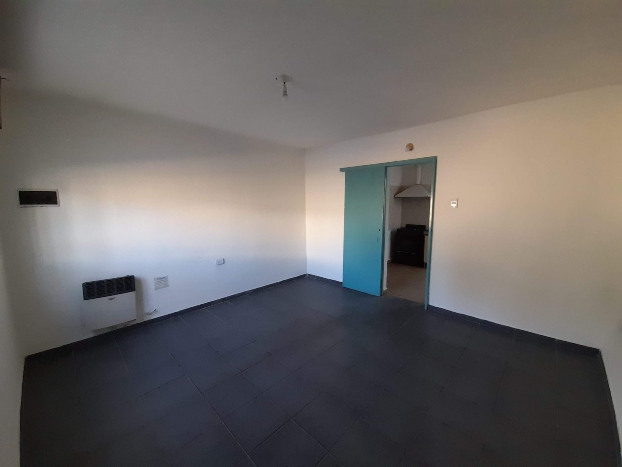 B° ESTACION FLORES: ALQUILO DEPTO DE 1 DORMITORIO (PARA UNA PERSONA SOLA)