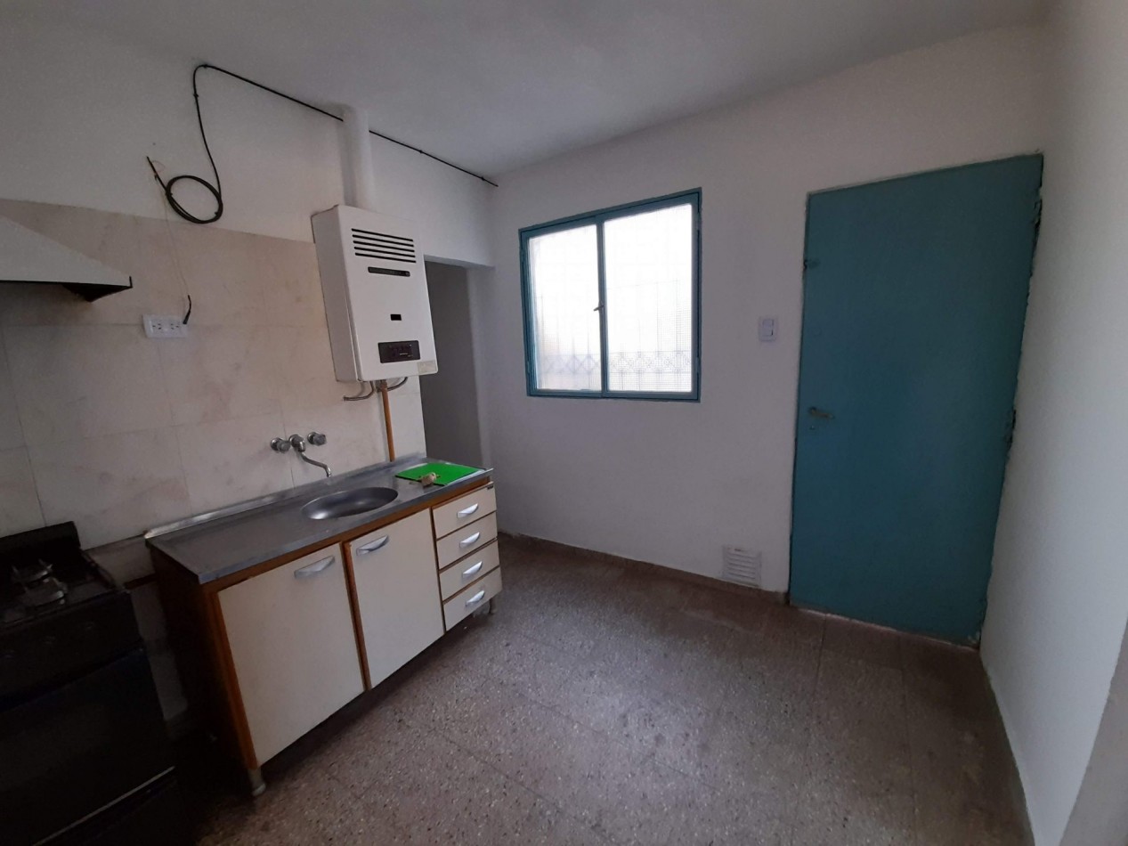 B° ESTACION FLORES: ALQUILO DEPTO DE 1 DORMITORIO (PARA UNA PERSONA SOLA)