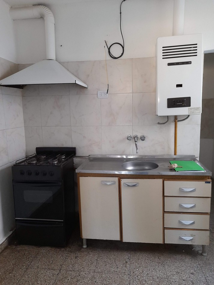B° ESTACION FLORES: ALQUILO DEPTO DE 1 DORMITORIO (PARA UNA PERSONA SOLA)