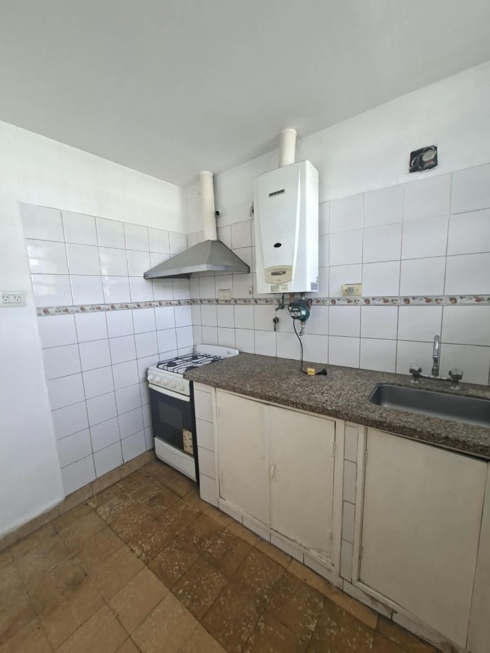 B° ROSEDAL: ALQUILO CASA DE 2 DORMITORIOS CON COCHERA A METROS DE LA RUTA 20