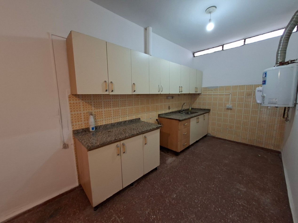 B° ROSEDAL: ALQUILO AMPLIA CASA DE 3 DORMITORIOS + DEPTO INTERNO DE 1 DORMITORIO